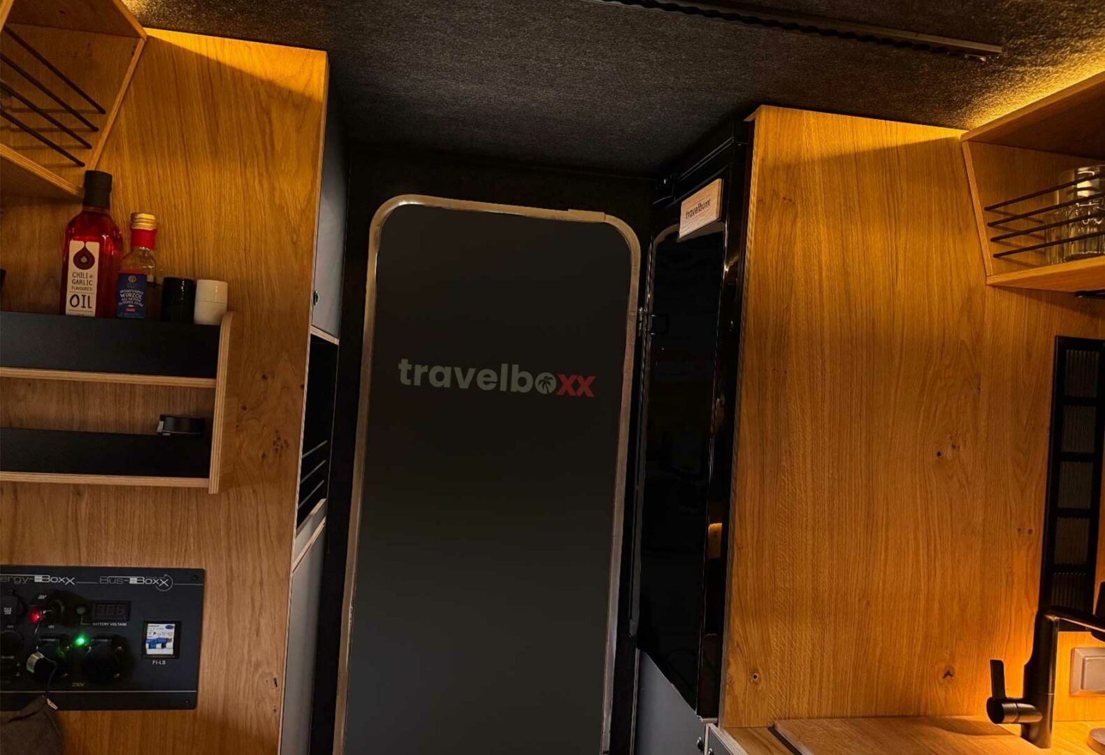 Pickupboxx – Die vollausgebaute Travelboxx für dein Pickup-Abenteuer