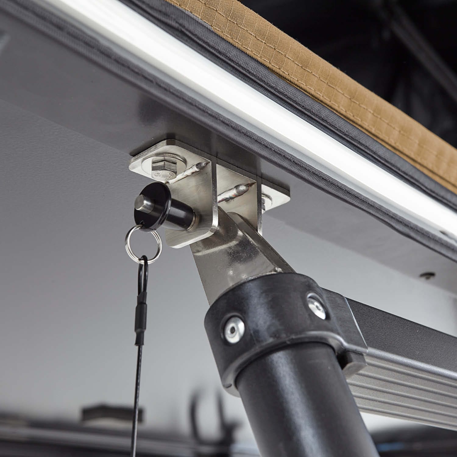 VICKYWOOD Hybrid-Dachzelt MIGHTY OAK Gen. 3.0 160 ECO goldbraun