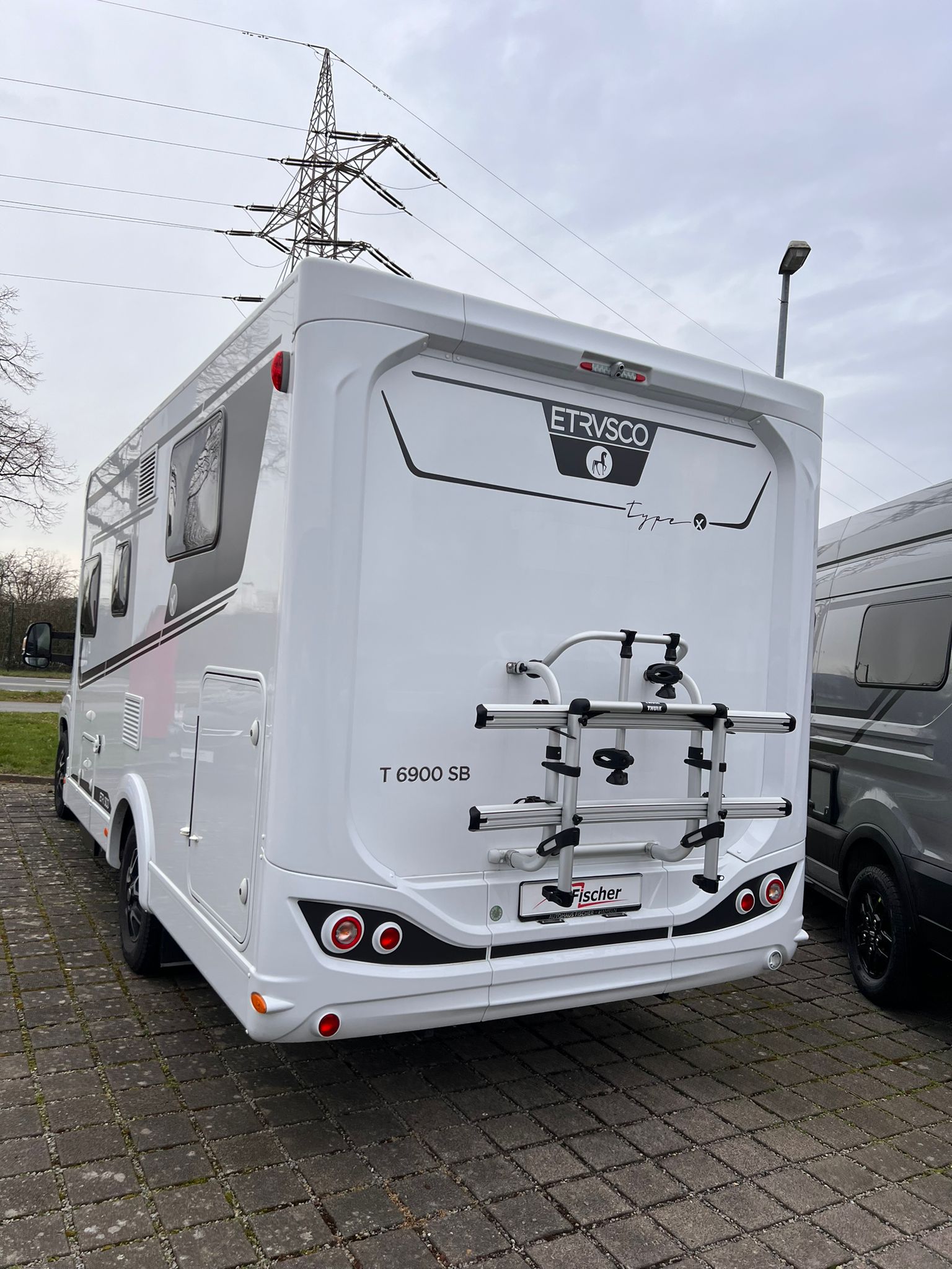 MonkeyCastle "CHARLES" Teilintegrierter Etrusco T 6900 SB