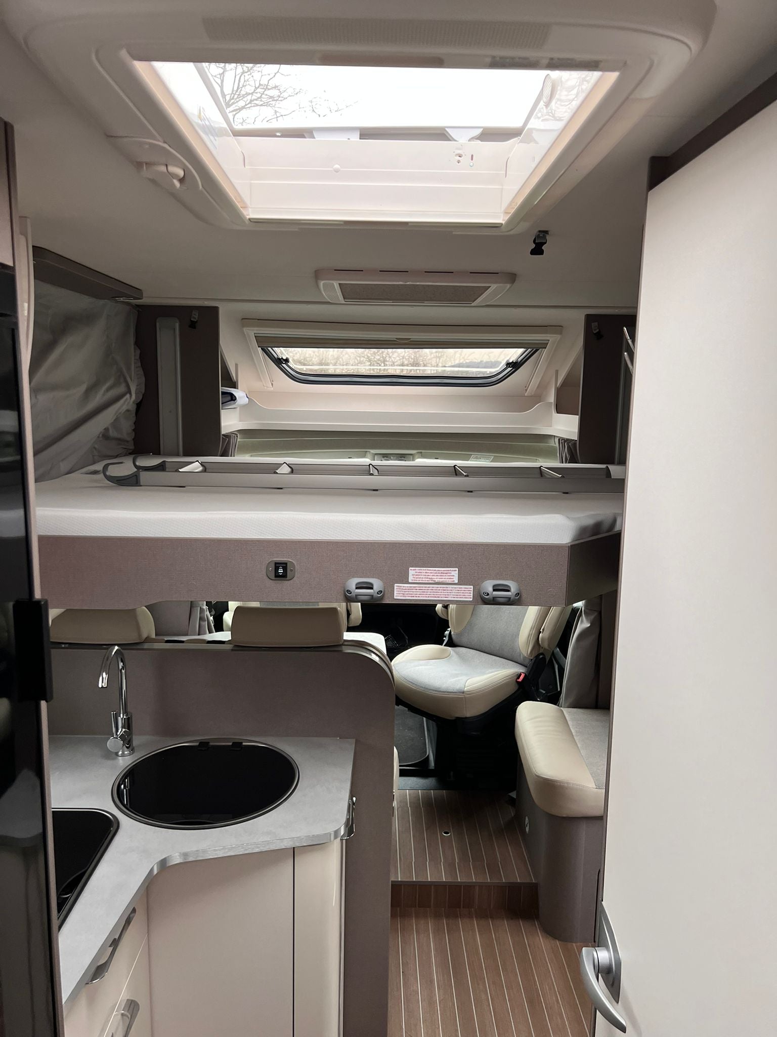 MonkeyCastle "CHARLES" Teilintegrierter Etrusco T 6900 SB