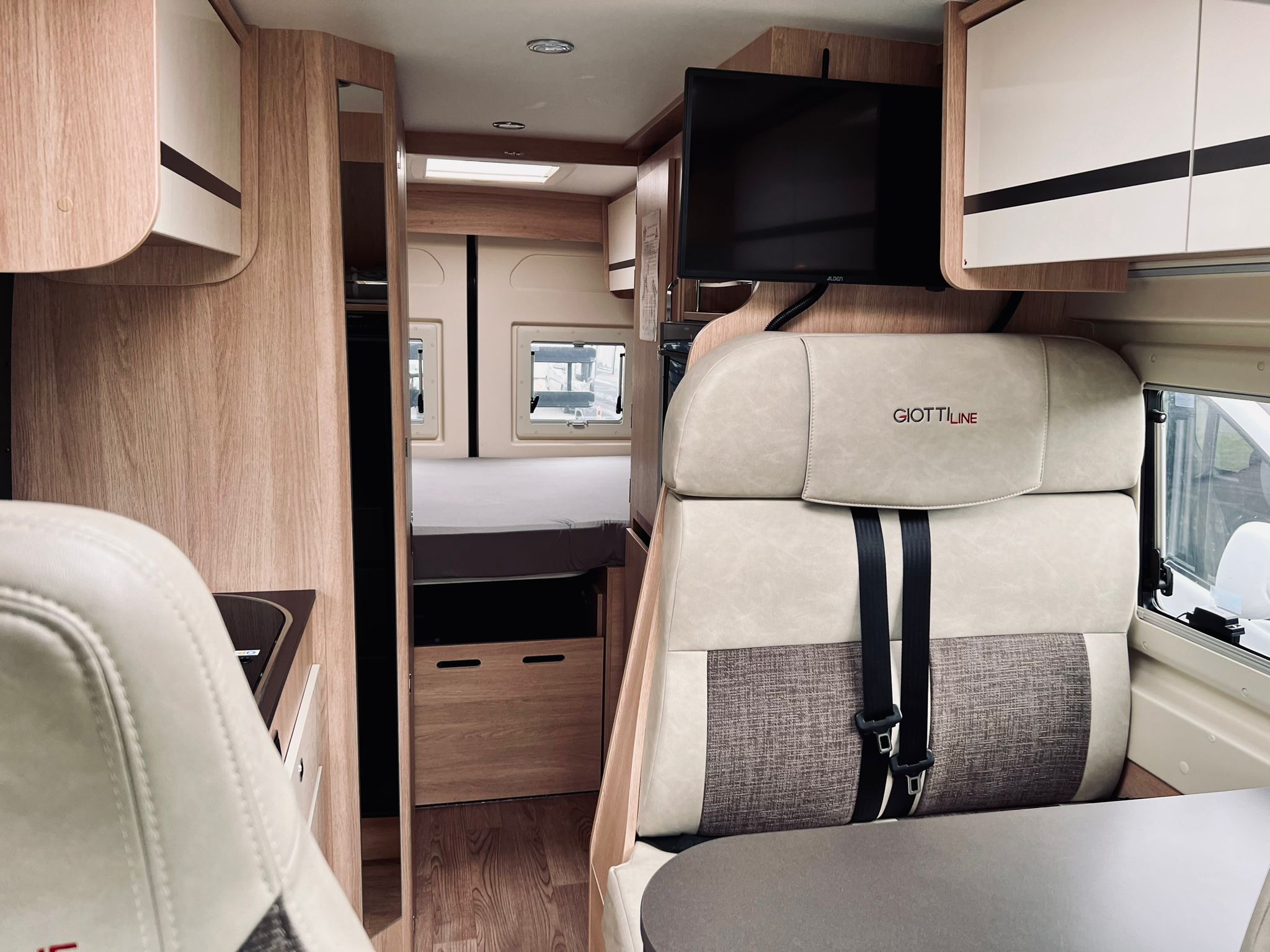 Monkey-Home 6 "HEINO" GiottiVan 6m Kastenwagen