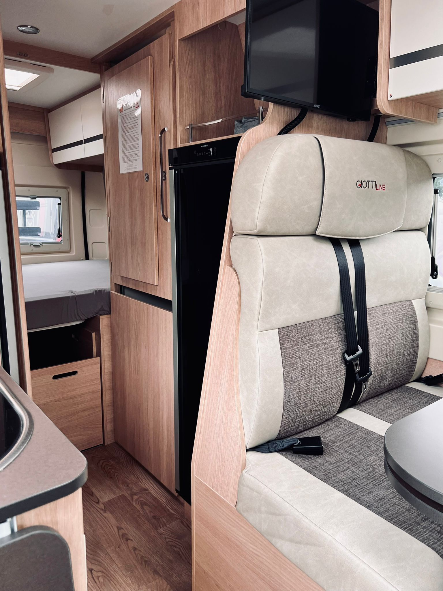 Monkey-Home 6 "HEINO" GiottiVan 6m Kastenwagen