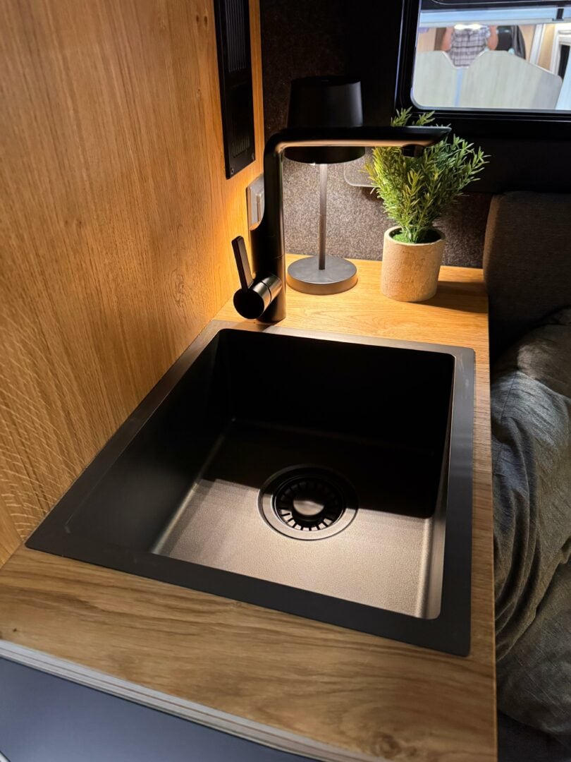 Pickupboxx – Die vollausgebaute Travelboxx für dein Pickup-Abenteuer